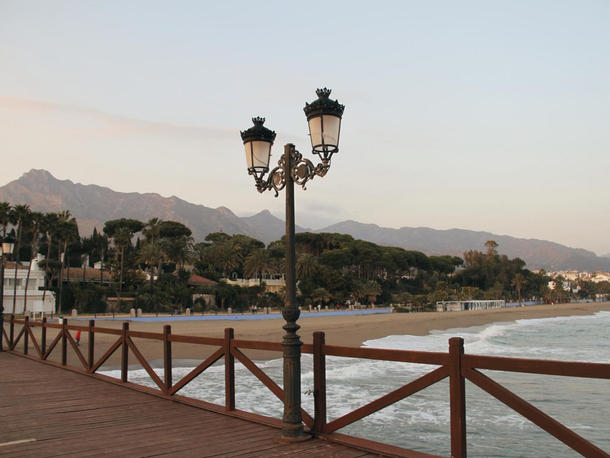Vacation I Sea Views, 24-7 Security, Parking, Walk To Everything In Luxurious Puerto Banus Apartment