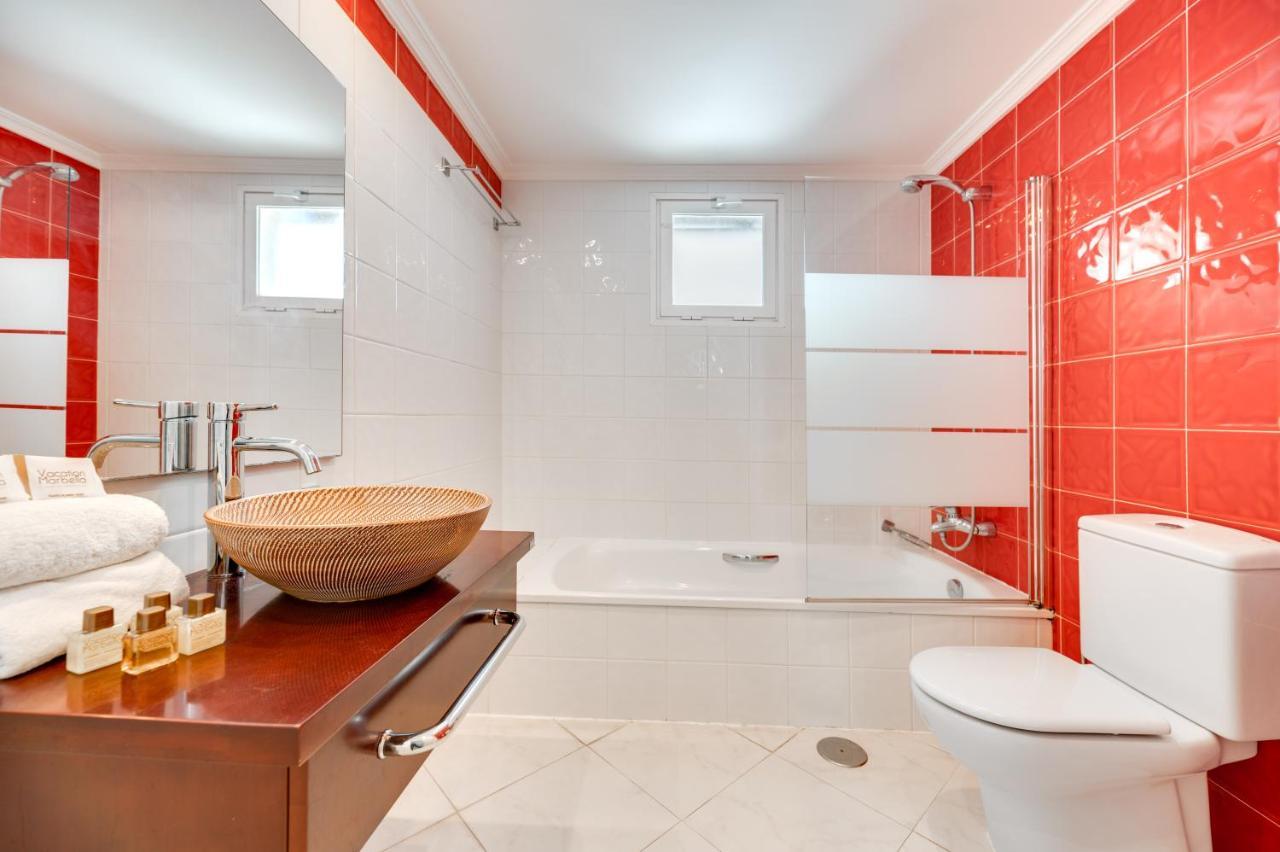 Appartement Vacation I Sea Views, 24-7 Security, Parking, Walk To Everything In Luxurious Puerto Banus